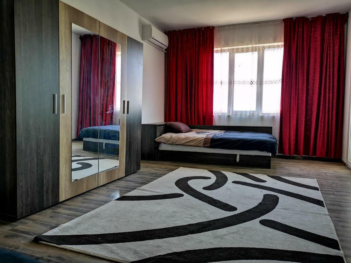 Tora Mora Apartment Varna Bagian luar foto