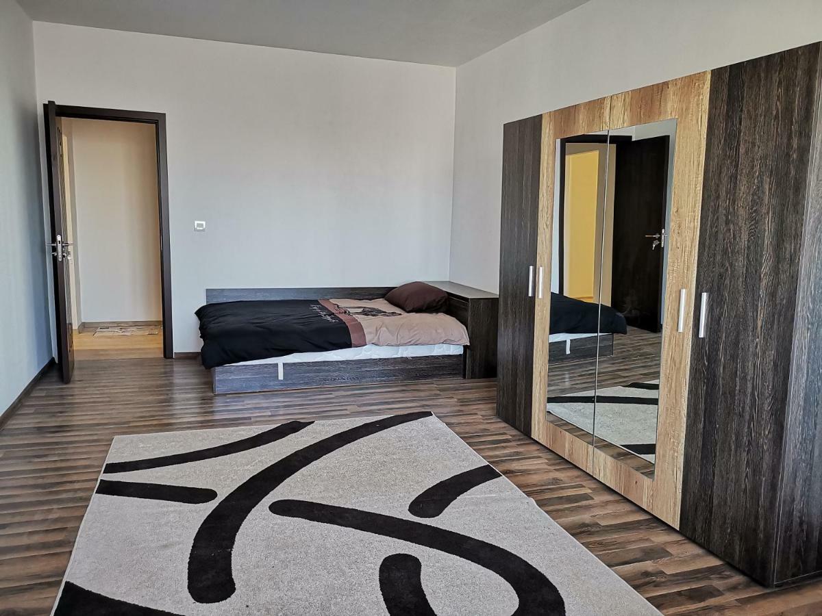 Tora Mora Apartment Varna Bagian luar foto